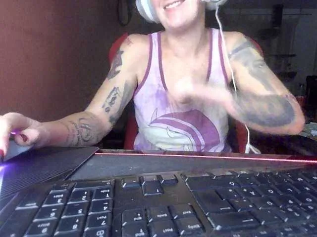 Live sex webcam photo for Wetgerman2 #270984978