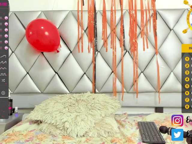 Live sex webcam photo for EmmaWaalker #270998376