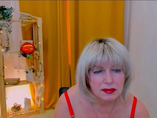 Live sex webcam photo for Samantha_Si #270994360