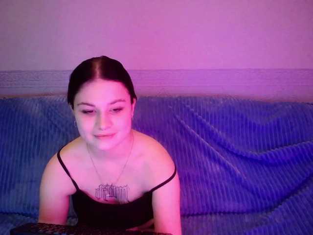 Live sex webcam photo for nikki-a #270997874