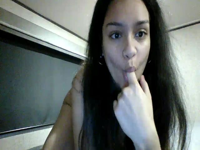 Live sex webcam photo for Adrianaxo1 #270996115