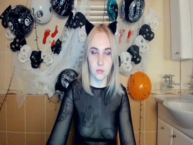 Live sex webcam photo for HannaLismont #270999429