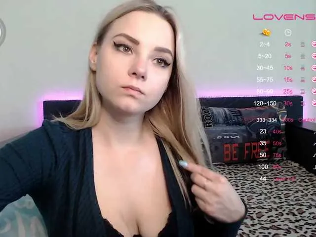Live sex webcam photo for ORNELLAMUTTY #271008775