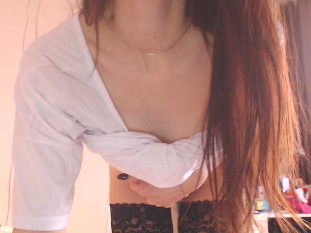 Live sex webcam photo for SexyQueen333 #271005792