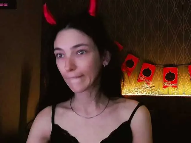 Live sex webcam photo for KariNeal #271009239