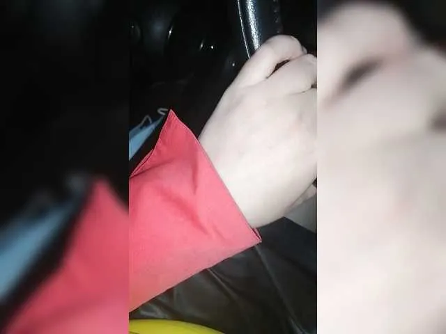 Live sex webcam photo for Princess888 #271002221