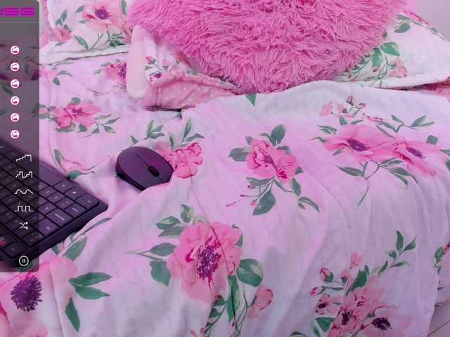 Live sex webcam photo for ScarleetLiz #271013625