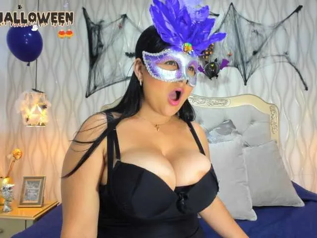 Live sex webcam photo for NiaCollins #271002451