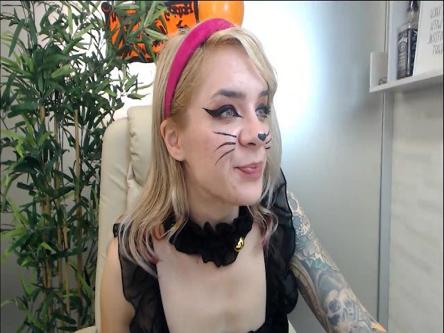 Live sex webcam photo for Misha_Diamond #271005494