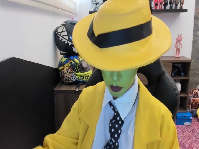 Live sex webcam photo for Miss_kim18 #271014042