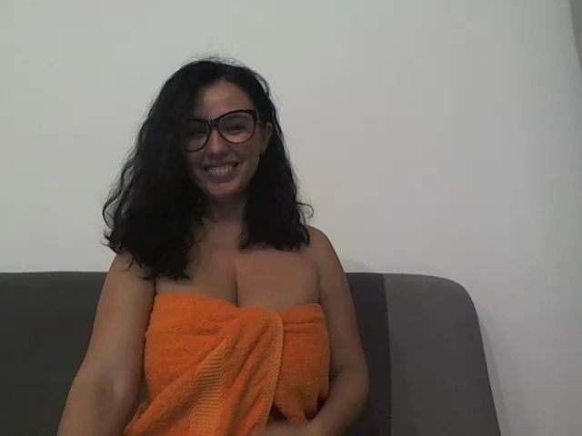 Live sex webcam photo for HotErikka #271004769