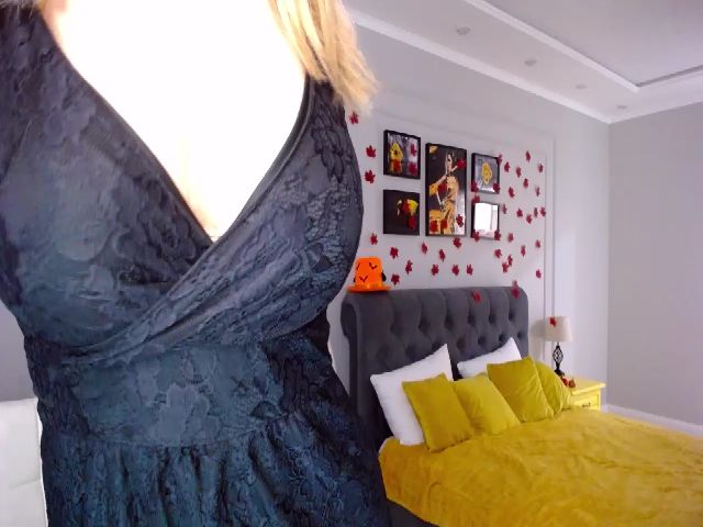 Live sex webcam photo for SolveMysecret #271004471