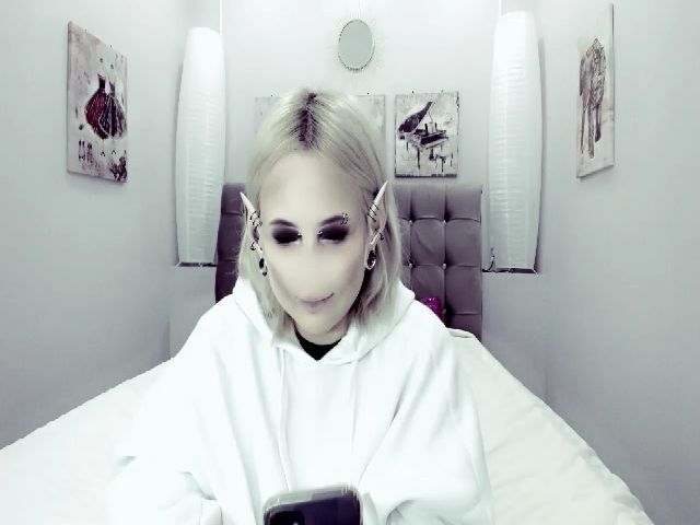 Live sex webcam photo for Helokit #271004346