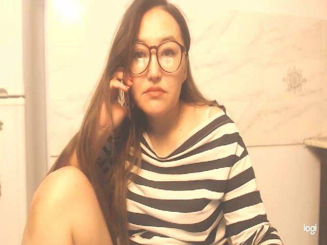 Live sex webcam photo for HrnyTeacher #271013738