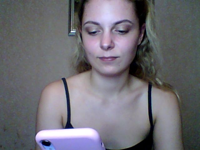 Live sex webcam photo for BreeAngel #271007882