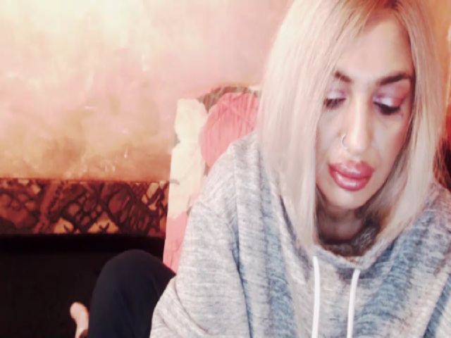 Live sex webcam photo for Goodspleasure #271014736