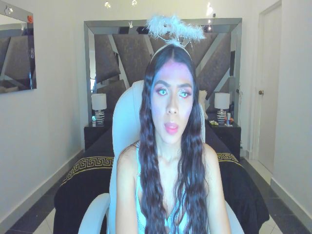 Live sex webcam photo for Marnie_Jones #271004907