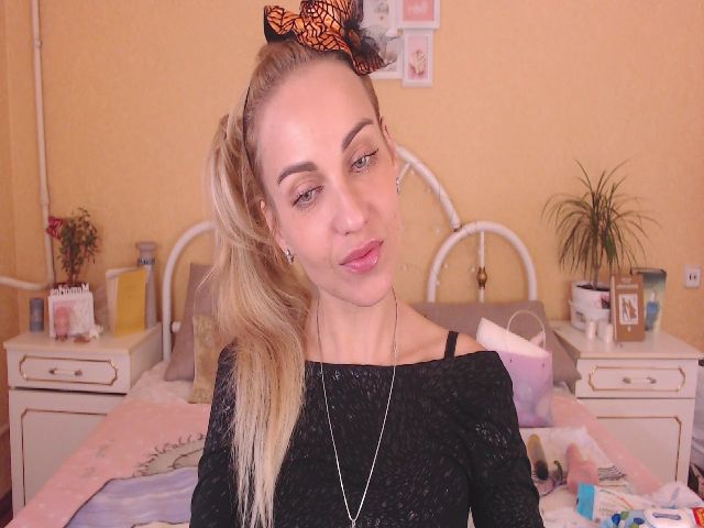 Live sex webcam photo for AdelinJensen #271008609