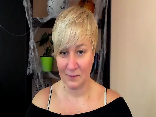 Live sex webcam photo for KailyMey #271010073