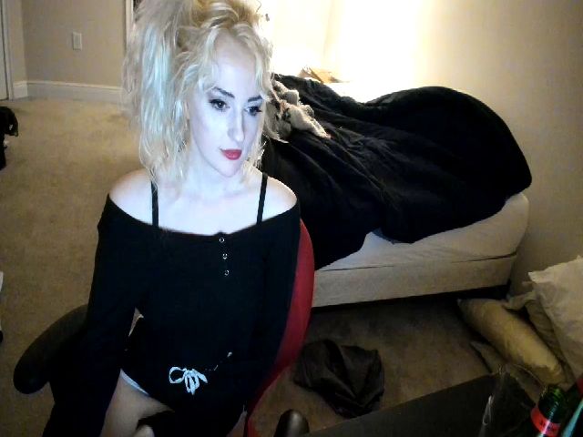 Live sex webcam photo for Domme_Jeans #271006866