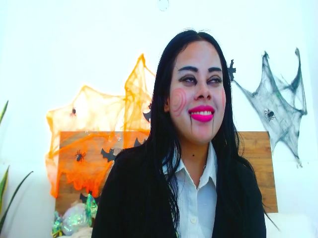 Live sex webcam photo for Laylaa_18 #271011767