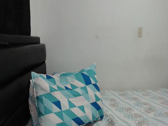 Live sex webcam photo for Charollhott #271003489