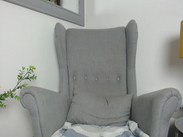 Live sex webcam photo for LadyLapthorne #271011873