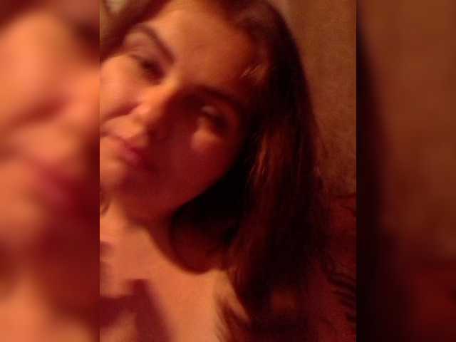 Live sex webcam photo for Rozaura17 #271001896