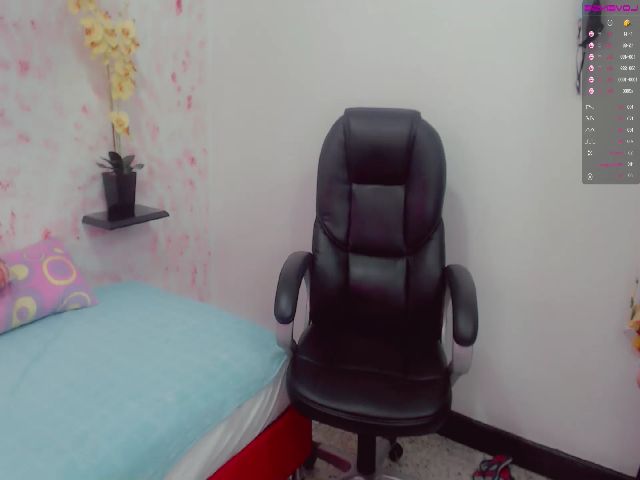 Live sex webcam photo for Alejandra_06 #271010455