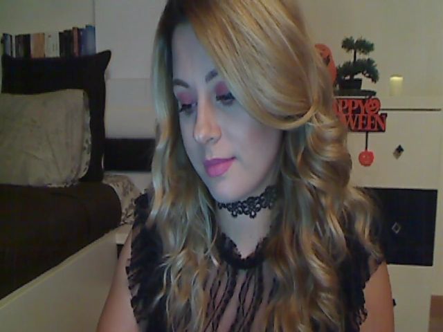 Live sex webcam photo for MISS__S #271015836