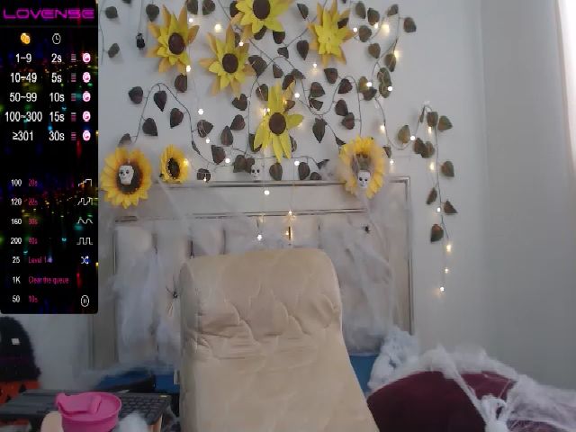 Live sex webcam photo for Maggie_Cooper #271010446