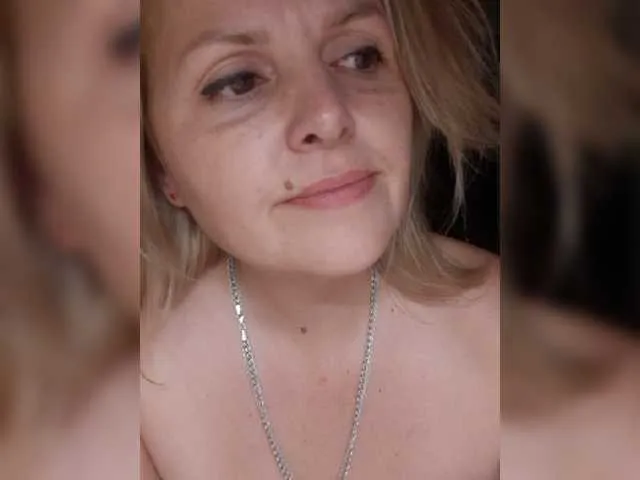 Live sex webcam photo for AngelAlone #271012393