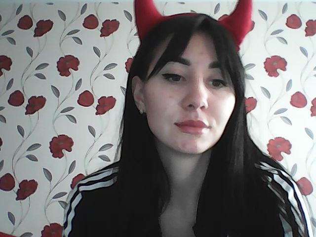 Live sex webcam photo for Sabrina6668 #271009776