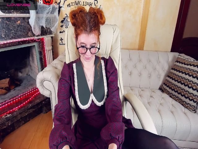 Live sex webcam photo for LillianCurly #271010536