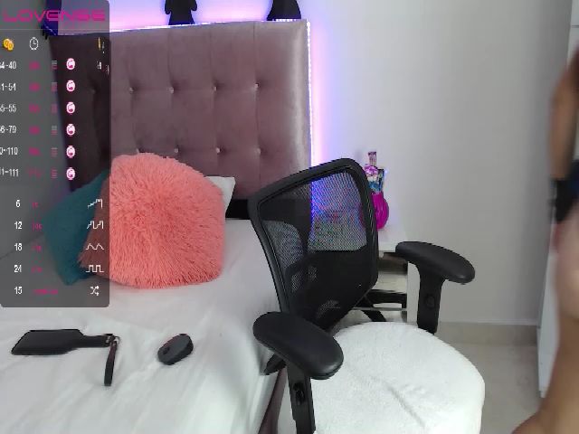 Live sex webcam photo for Aria_26 #271004763