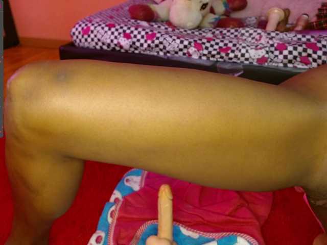 Live sex webcam photo for april-Q1 #271012553