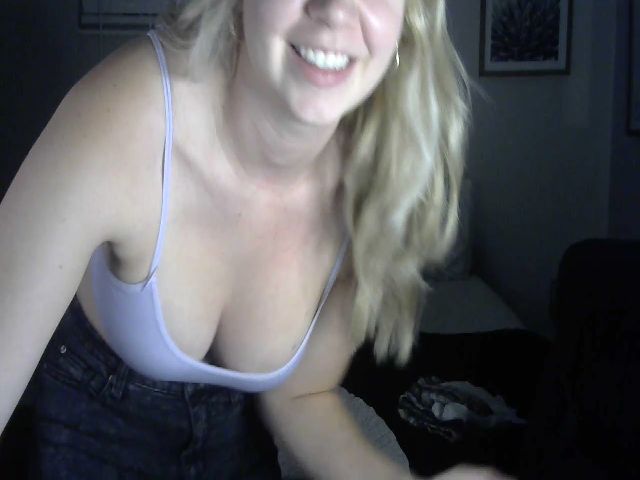 Live sex webcam photo for Kitt3ycat #271003382