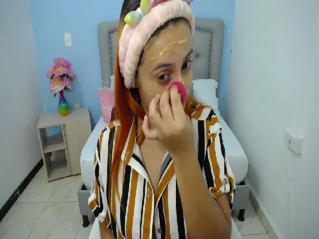 Live sex webcam photo for Little_zoe_x #271009909