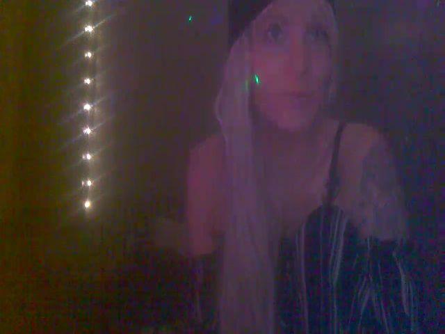 Live sex webcam photo for SophieLumbard #271014629