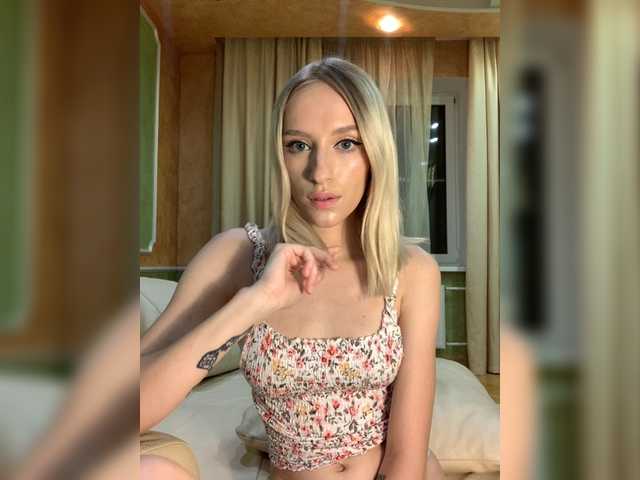 Live sex webcam photo for weaksii #271024442