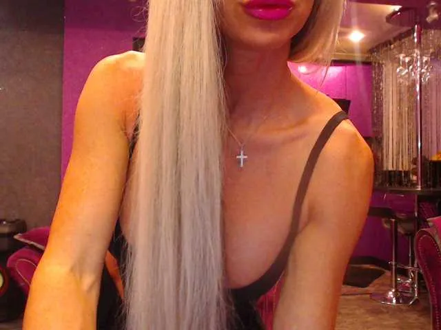 Live sex webcam photo for Maaarrrgggooo #271021809
