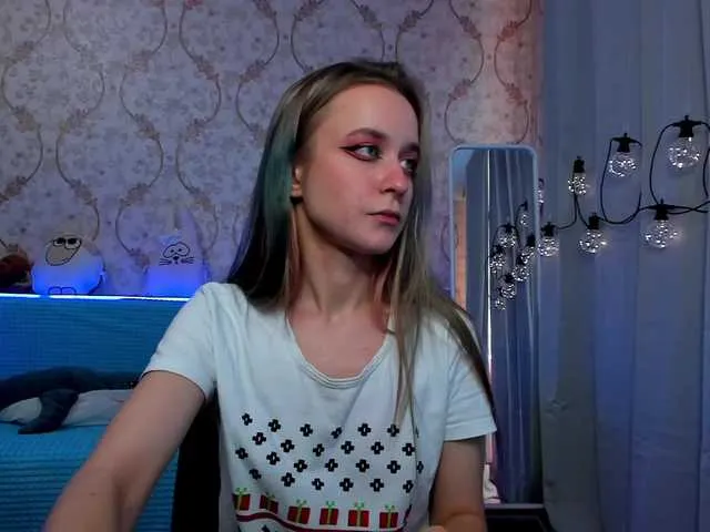 Live sex webcam photo for KiraLiLime #287990169