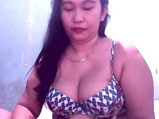 Live sex webcam photo for wildmom4u #271016786