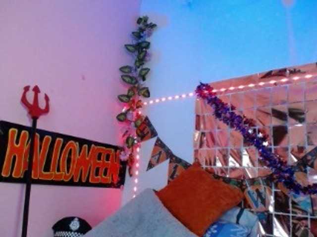 Live sex webcam photo for coraline07 #271017095