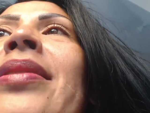 Live sex webcam photo for SamanthaHot24 #271019490