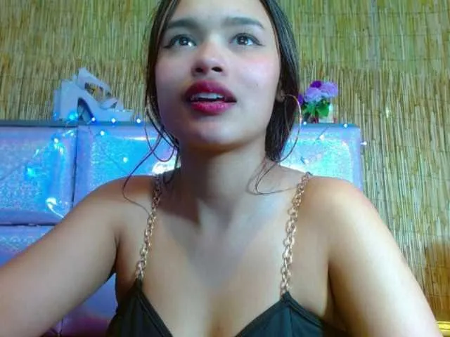 Live sex webcam photo for emmyythx #271025329