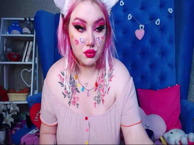 Live sex webcam photo for CurvyAlyce19 #271019120
