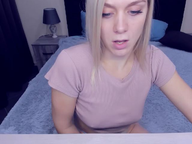 Live sex webcam photo for MeganKind #271020296