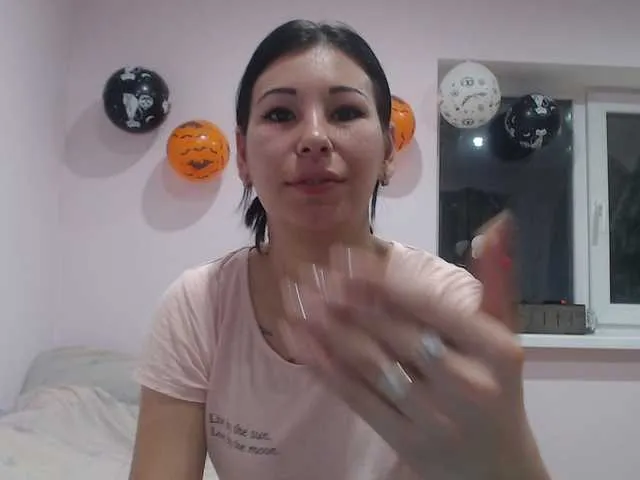 Live sex webcam photo for HotRose01 #271017094