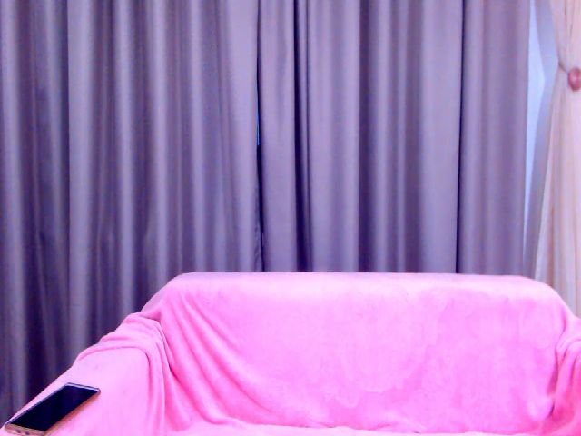 Live sex webcam photo for SweetyPaws #271025907